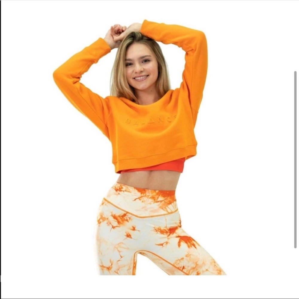 Balance Athletica Essence Crew in Mango, size M, never worn